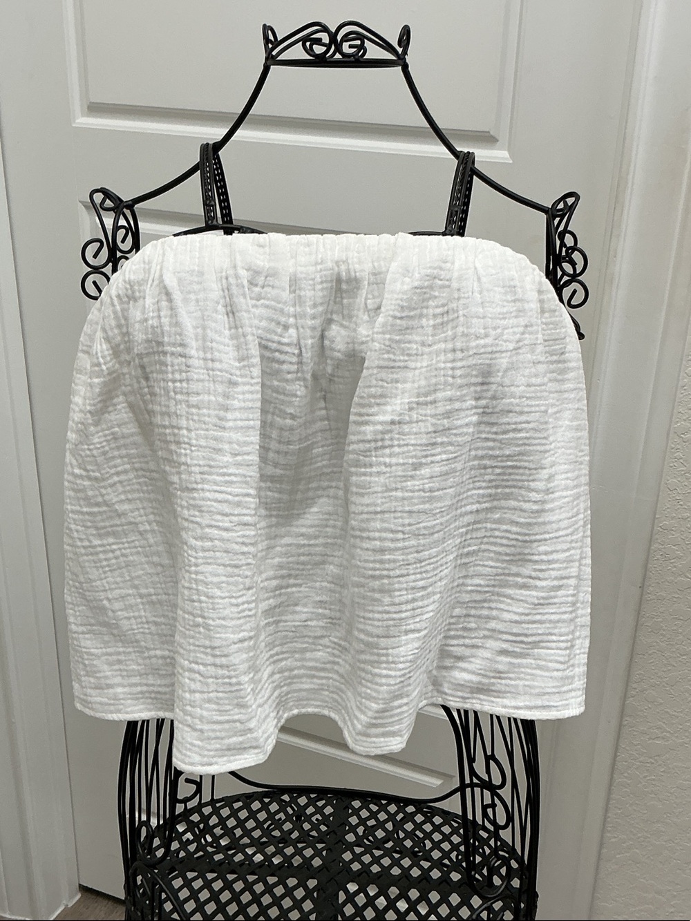 Express White Textured Strapless tube top